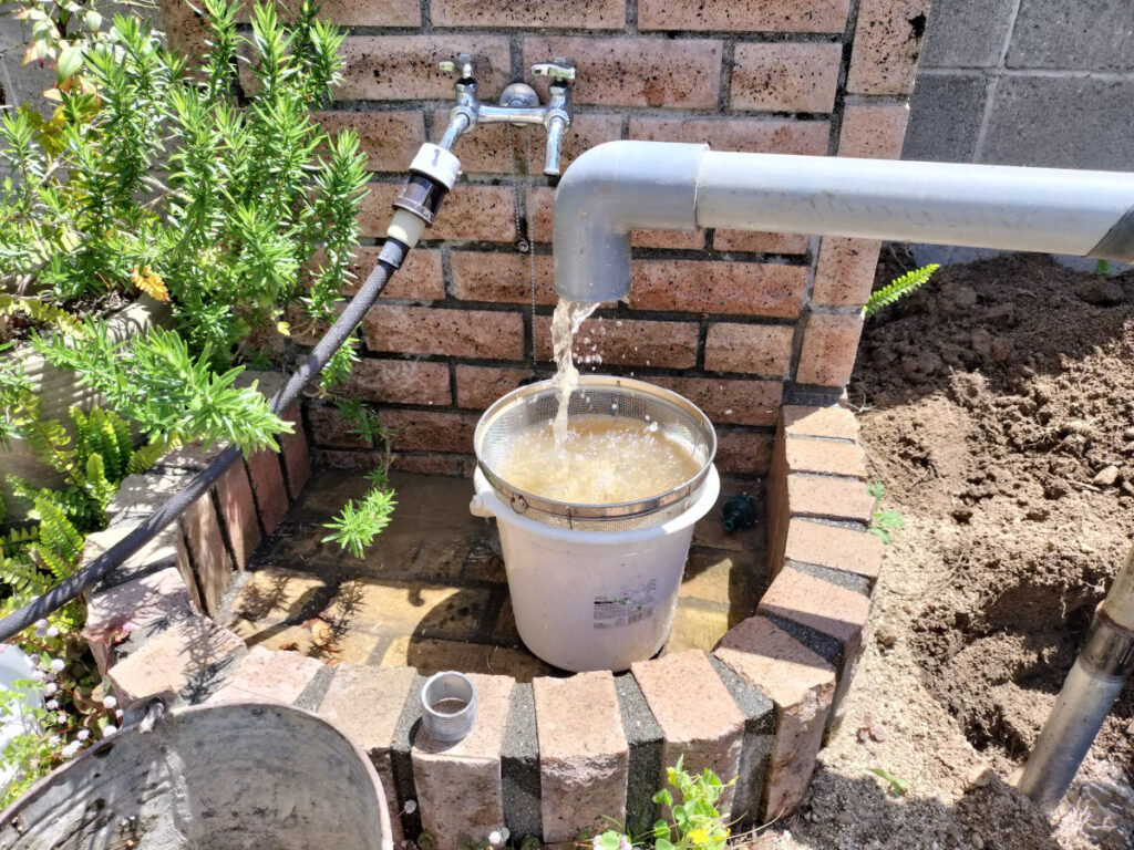 家庭用打抜き井戸と電動ポンプ+防災手押しポンプ新設(松山市南斎院町)