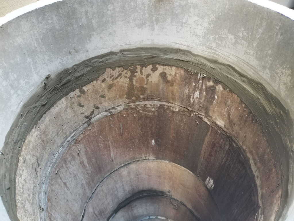 父が掘った井戸を改修(松山市高砂町)